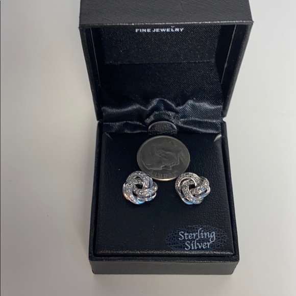 NWT Love Knot Earrings. 1/10CT Diamond - Picture 5 of 5